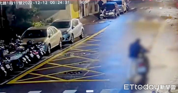 ▲指南所警員徐駿霖、陳彥甫獲報後調閱監視器順利破獲該起機車竊案。(圖/記者張君豪翻攝)