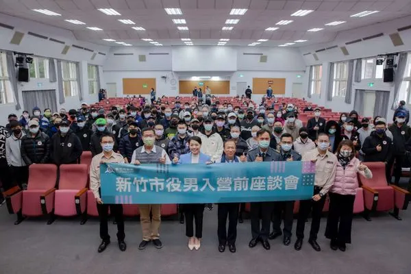 ▲新竹市長高虹安親赴市府大禮堂勉勵。(圖/新竹市政府提供)