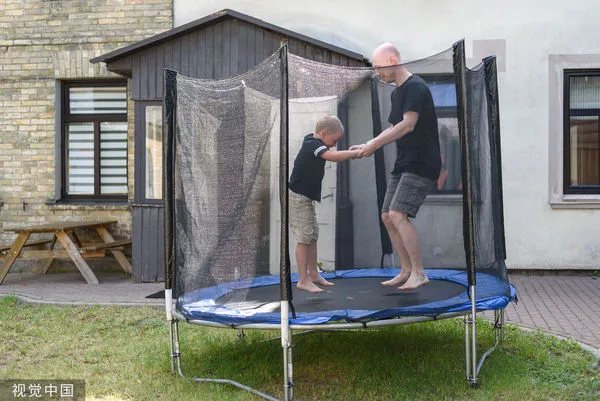 ▲▼跳床,彈跳床。(圖/CFP)