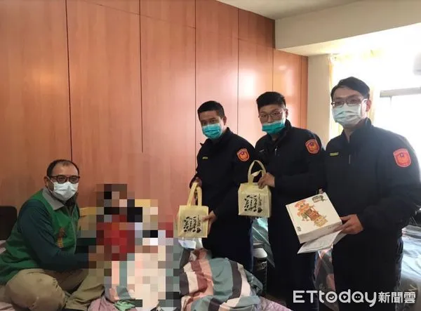 ▲南投分局員警主動發掘弱勢,轉介張榮發慈善基金會提供扶助。(圖/記者高堂堯翻攝,下同)
