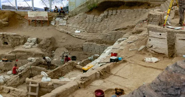 2500年埃及古墓出土。(示意圖/Unsplash)