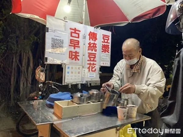 ▲「邱爸爸傳統豆花」,看似平凡的一碗豆花,背後卻蘊含著客家堅毅不拔的精神,以及用雙手撐起家庭的故事。(圖/記者林悅翻攝,下同)