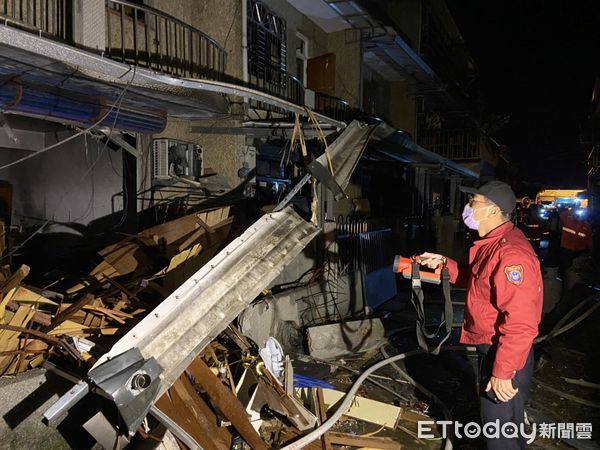 ▲▼宜蘭民宅深夜氣爆4人送醫　一聲巨響炸開驚醒鄰居。（圖／記者游芳男翻攝）