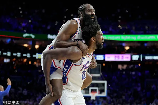 ▲七六人恩比德、哈登。(圖/CFP)