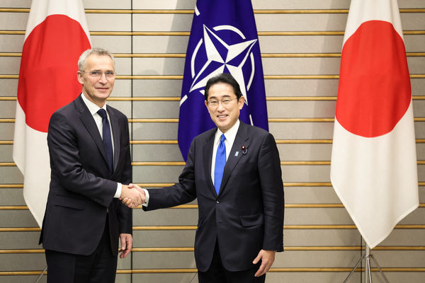 ▲▼北大西洋公約組織祕書長史托騰柏格（Jens Stoltenberg）與日本首相岸田文雄（右）會談。（圖／路透）