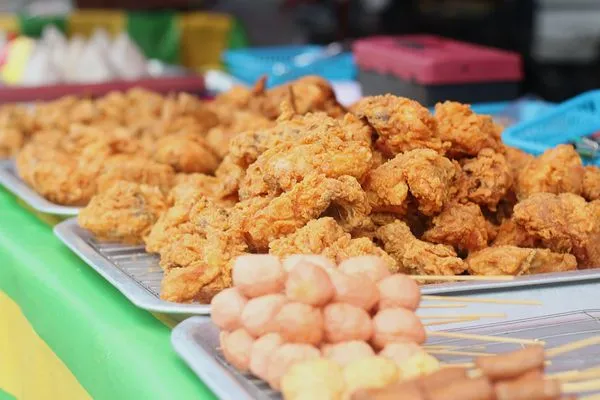 ▲▼營養師公開「夜市小吃熱量圖鑑」 。(圖/Unsplash)