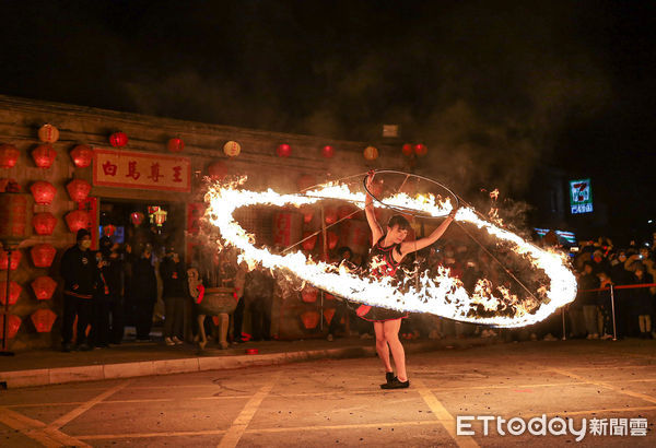 ▲▼2023馬祖北竿擺暝文化祭，坂里十三暝燒馬糧。（圖／記者蔡玟君攝）