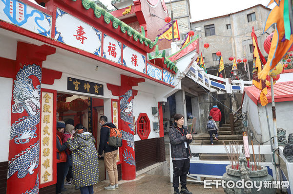 ▲▼馬祖北竿橋仔村神與人的鏈結，橋仔境三合殿玄壇宮求發財金。（圖／記者蔡玟君攝）