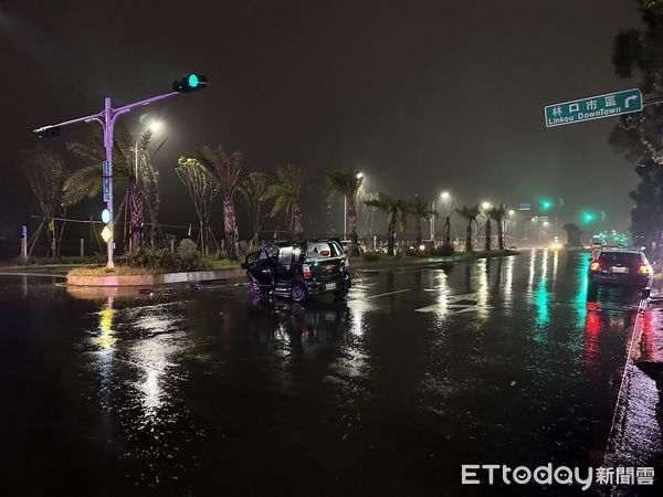 ▲▼  新北林口晚間發生死亡車禍  。（圖／記者戴上容翻攝）