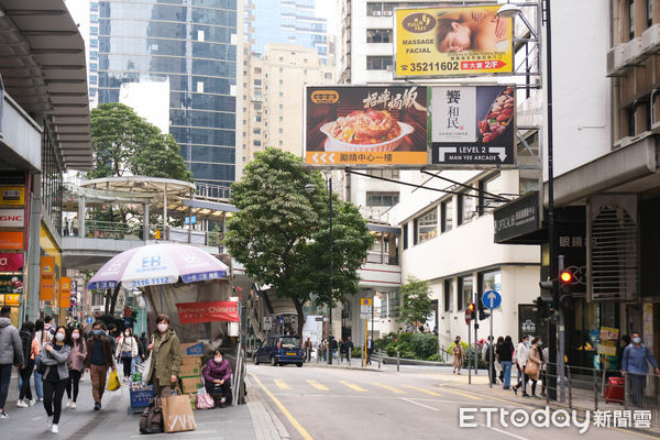 ▲香港,香港街景,中環,大館,Donki激安殿堂中環店,些利街《大口龍仔》壁畫。（圖／記者彭懷玉攝）