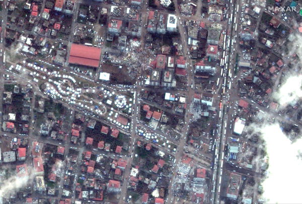 ▲▼美國太空技術公司「馬薩爾科技」（Maxar Technologies）拍攝的衛星圖像，土耳其南部城鎮努爾達伊（Nurdagi）地震前後對比畫面。（圖／路透）