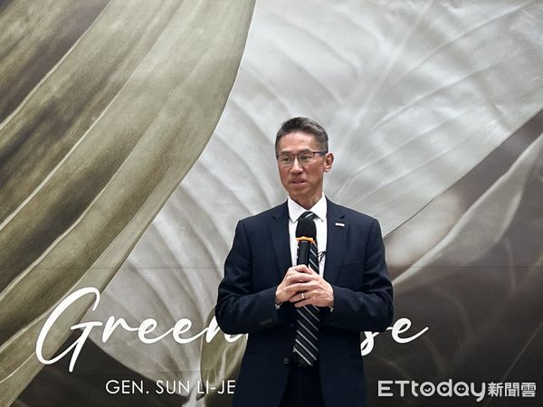 ▲▼清大首創,推出「X-Class」衝堂選課 學生同一時間可修兩門課,圖為校長高為元。(圖/記者許敏溶攝)