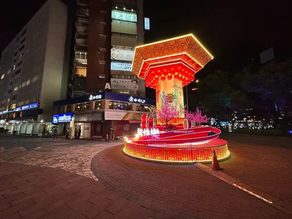 ▲▼上海市政府「儂好上海」花燈。(圖/台北市議員林延鳳提供)