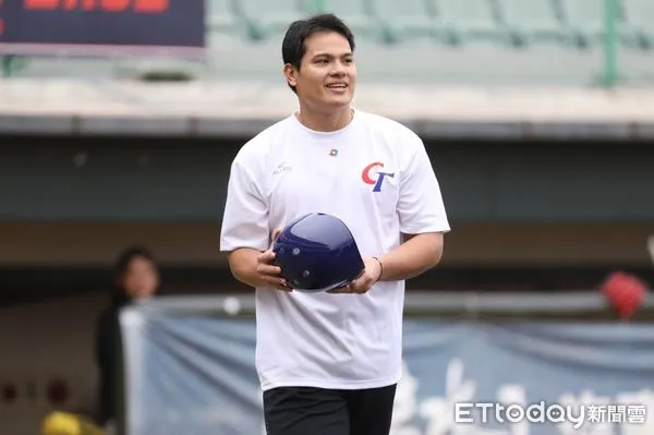 ▲▼2023經典賽中華隊練球-張育成。(圖/記者黃克翔攝)