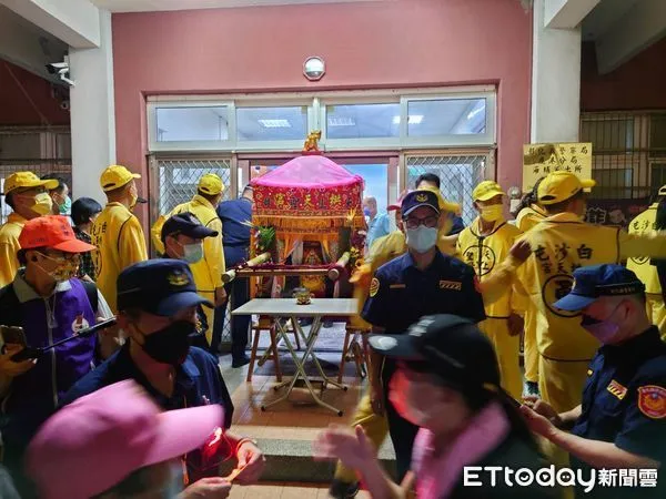 ▲去年白沙屯媽祖駐駕鹿港海埔派出所。(圖/ETtoday資料照)