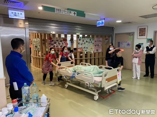 ▲台南市消防局第六大隊,為提升醫療護理機構之災害初期自主應變能力,24日下午與安南醫院內護理之家,推動聯合火災災害應變演練。(圖/記者林悅翻攝,下同)