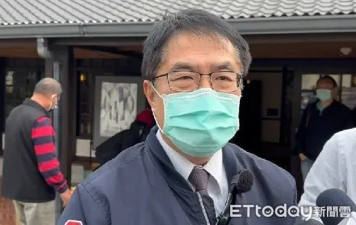 ▲台南學甲88槍槍擊案主嫌洪政軍、槍手孔祥志在逃亡108天後,在大陸落網,刑事局將2嫌押解回台,由檢警帶回台南偵辦,市長黃偉表示感謝肯定 。(圖/記者林悅翻攝,下同)