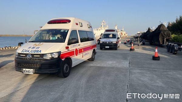 ▲▼獅子山籍雜貨輪合創996失火。(圖/記者郭世賢翻攝)