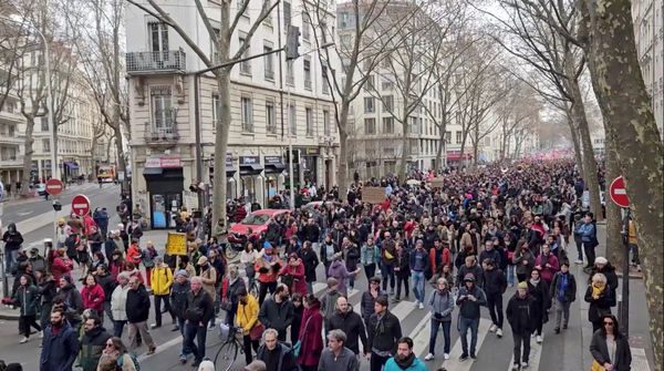 ▲▼抗議者在法國里昂抗議法國政府的養老金改革計劃。（圖／路透）