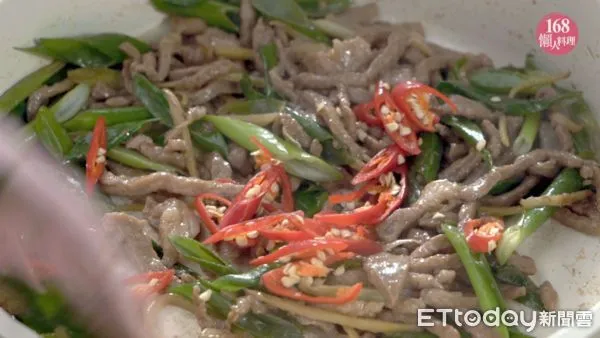 蔥爆肉絲(圖/《168懶人料理》提供)