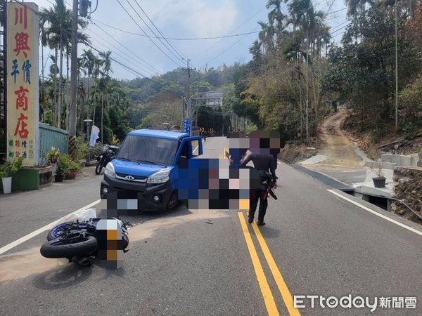 ▲▼嘉義阿婆灣車禍，小貨車與黃牌重機碰撞。（圖／記者翁伊森翻攝）