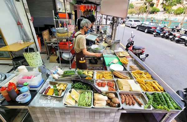 ▲▼ 台中人氣炸粿店重出江湖！10元豬血湯喝到飽。（圖／NINI AND BLUE 玩樂食記提供）