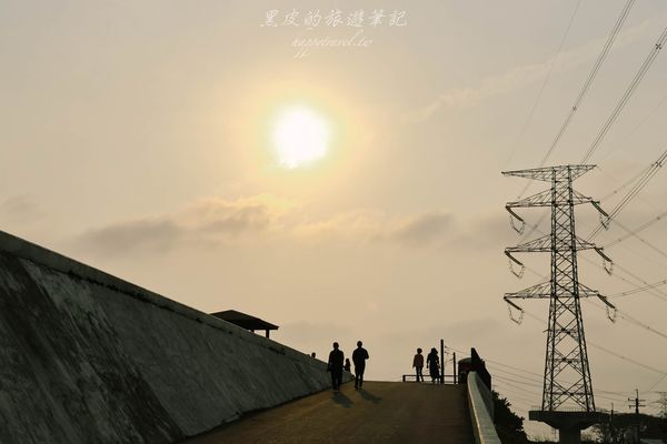 ▲▼彰化竹塘木棉花道。（圖／黑皮的旅遊筆記）