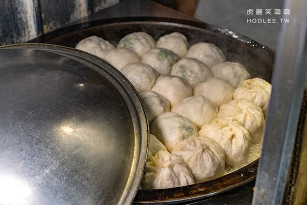 ▲▼高雄眷村早餐！必吃燒餅夾蛋菜、現烤花捲。（圖／虎麗笑嗨嗨提供） 