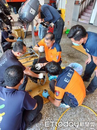 ▲台南市消防局特舉辦船艇維修保養訓練，鼓勵對機械維修有興趣的人員參加，報名人數踴躍。（圖／記者林悅翻攝，下同）