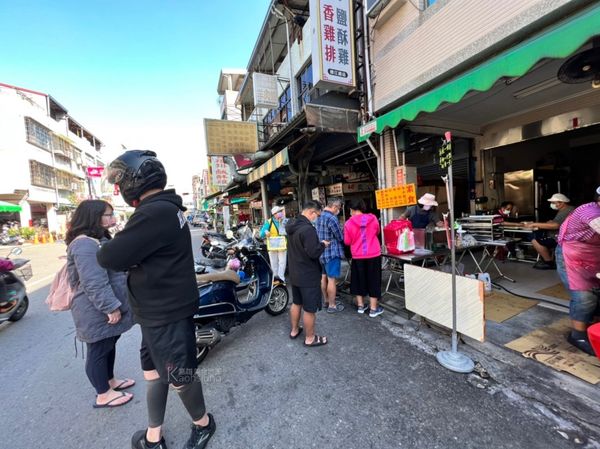 ▲▼高雄三民區十全市場美食推薦【素食水煎餃水煎包】。（圖／部落客高雄美食地圖提供）