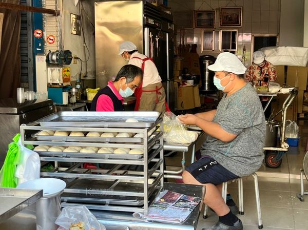 ▲▼高雄三民區十全市場美食推薦【素食水煎餃水煎包】。（圖／部落客高雄美食地圖提供）