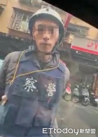 ▲▼怪男假扮警察攔車叫囂！失控拍窗行徑全都錄             。（圖／記者戴上容翻攝）