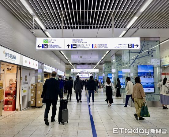 ▲福岡博多車站,日本旅遊,車站人潮。（圖／記者彭懷玉攝）