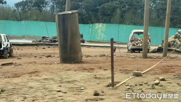 ▲▼六福村動物園狒狒區。（圖／記者陳凱力攝）