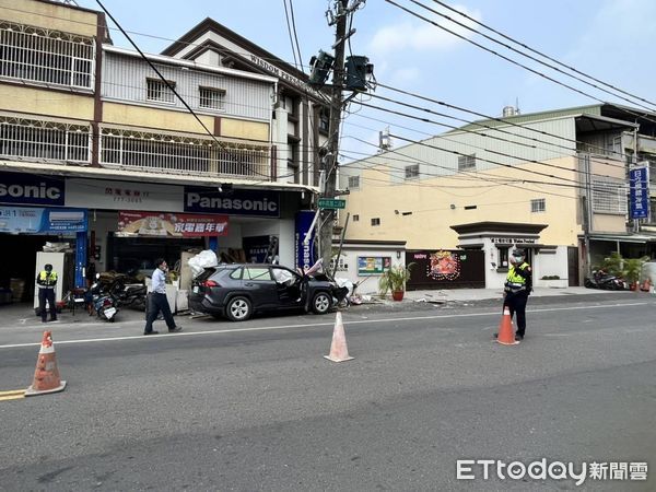 ▲萬丹鄉中興路二段交通事故             。（圖／記者陳崑福翻攝，下同）