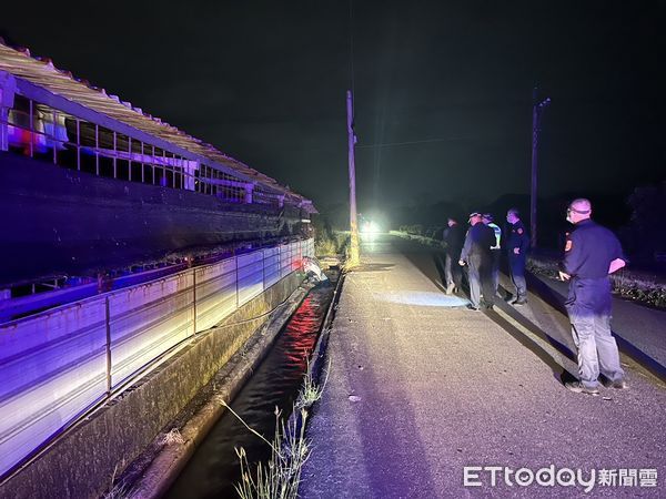 ▲台東婦騎機車摔落水溝死亡。（圖／記者楊漢聲翻攝）