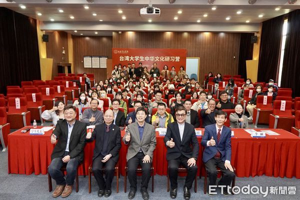 ▲台灣大學生中華文化研習營今天在上海杉達學院開營。（圖／記者趙禕攝）