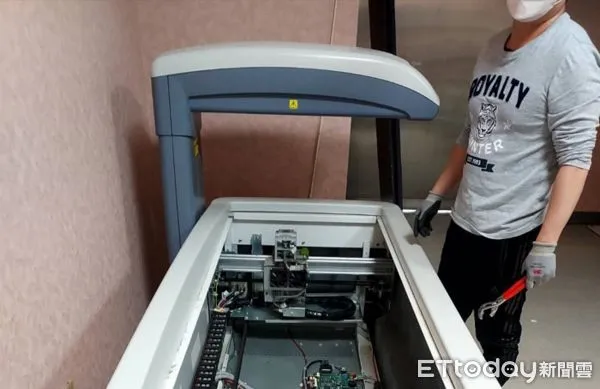 ▲中榮埔里分院更換新型骨質密度儀,骨質疏鬆檢查更快速精確。(圖/台中榮總埔里分院提供,下同)