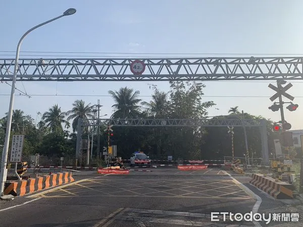 ▲枋寮、佳冬6處鐵路平交道6日早訊號異常 。(圖/記者陳崑福翻攝,下同)