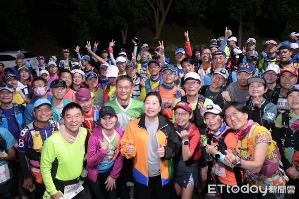 ▲▼花蓮縣長徐榛蔚受邀前往鳴槍開賽。(圖/花蓮縣政府提供,下同)