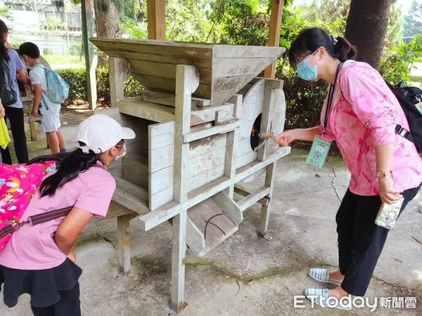 ▲台南市環保局「環教列車」再升級,2023年響應綠色旅遊,搭配綠色餐廳,月月推出超優免費行程,歡迎踴躍報名。(圖/記者林悅翻攝,下同)