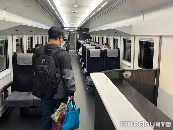 ▲▼EMU3000型特仕車今首度試辦每列6節自由座。(圖/記者李姿慧攝)
