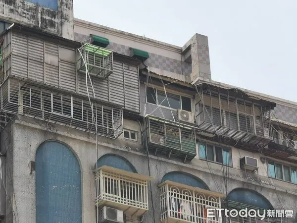 ▲▼ 台北市中山區長春路一棟大樓28日發生一起命案,一名婦人被發現陳屍家中。(圖/記者黃彥傑攝)