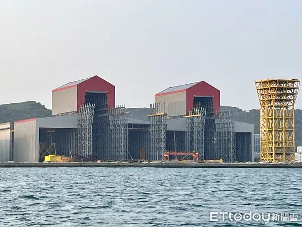 ▲▼國際商港、離岸風電專用碼頭、台北港、海峽號、麗娜輪、長榮海運 、台北港海巡基地、填海造地完成的人工港、小三通。(圖/記者許靖騏攝)