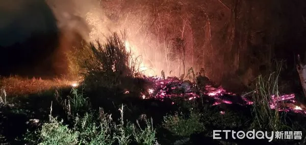 ▲45歲李姓男子利用吳姓外送員接到訂單電話後急忙離開,竊取吳男放在桌上的袋子,內放有手機電源線、轉接頭、充電器及剛買來不及吃午餐,被警查獲。(圖/記者林悅翻攝,下同)