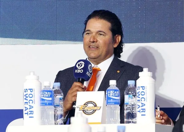 ▲韓華總教練蘇貝羅(Carlos Subero)。(圖/韓華鷹粉絲團)