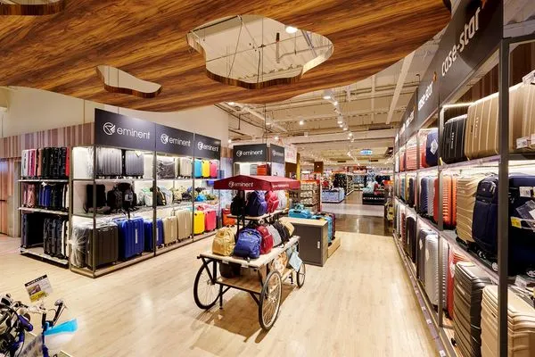 ▲▼大潤發行李箱、旅行小物下殺。(圖/業者提供)