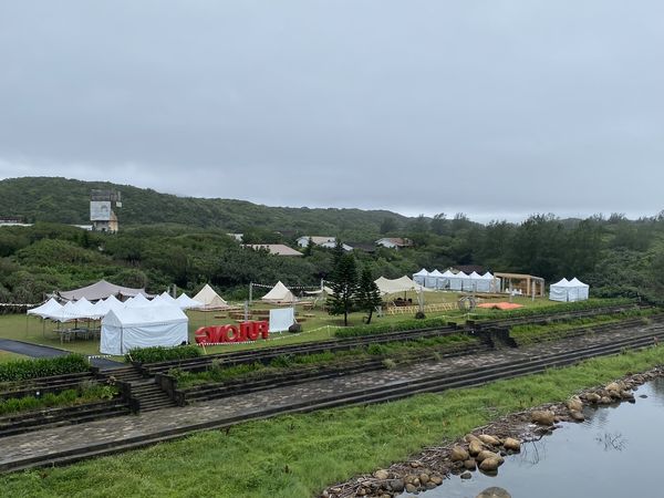 ▲2023福隆國際沙雕藝術季施作中,「青春山海線-貢響山海祭」本周進入第三周。（圖／讀者提供）