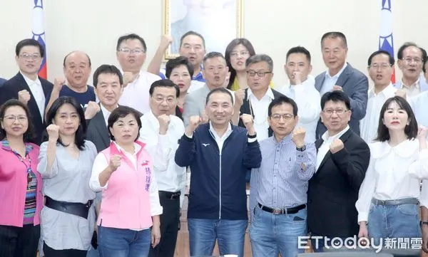 ▲侯友宜31日中午到立法院拜會國民黨團黨籍立委。(圖/記者屠惠剛攝)