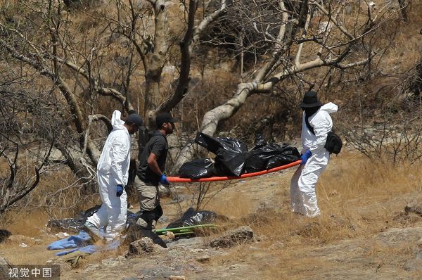 ▲▼墨西哥當局追查7人失蹤案，意外在40公尺深的峽谷中發現45袋人類遺骸。（圖／CFP）